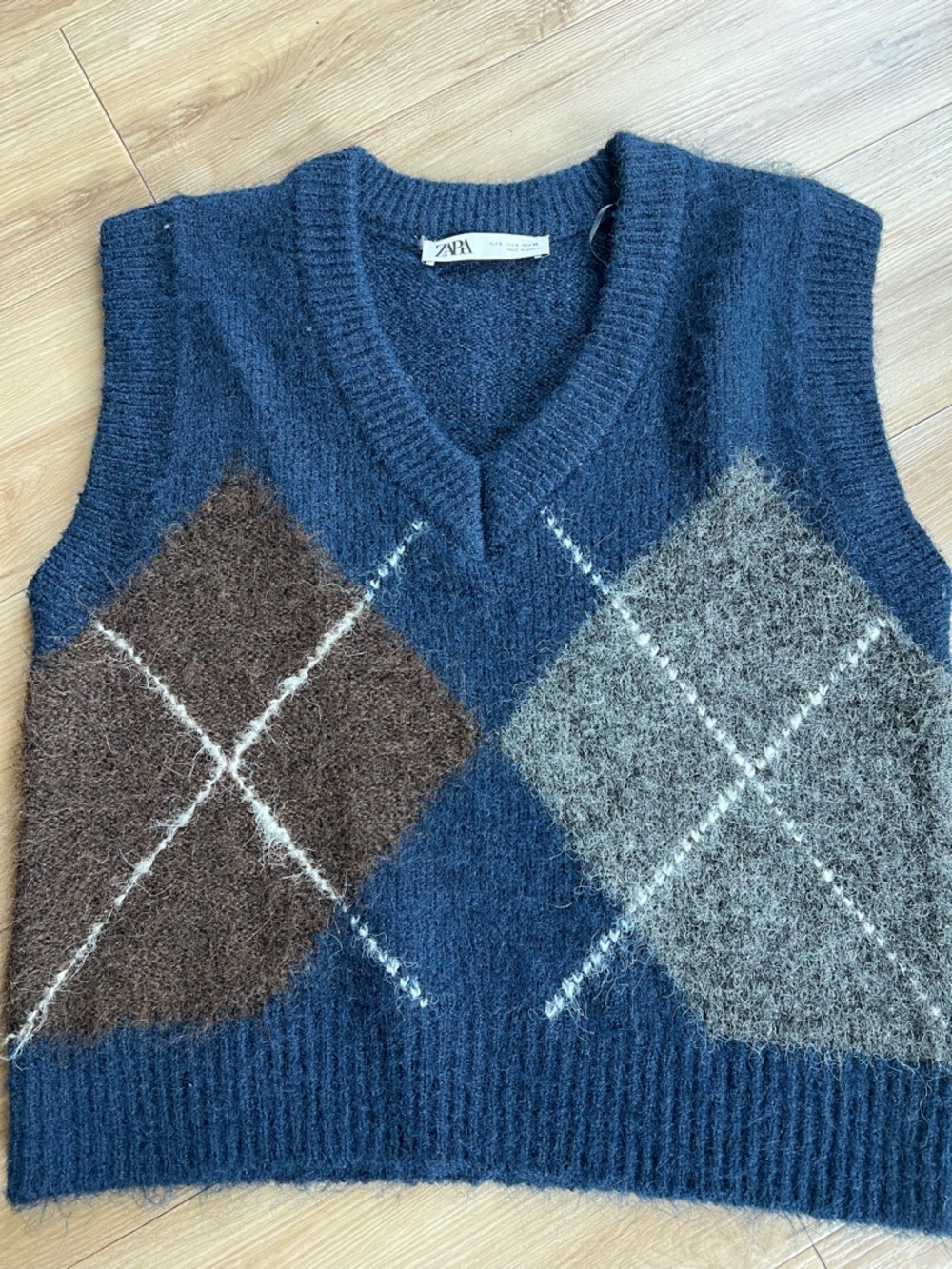 Zara Blue Argyle Crewneck Sweater with Brown and Gray Diamonds
 Sweater vest
